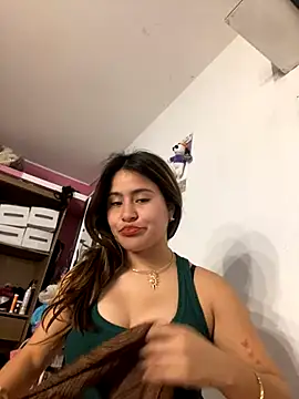 Snapshot of leil_6680 chatting on October 4, 2025, 11:14 pm leil 6680 online show from October 4, 2025, 11:14 pm