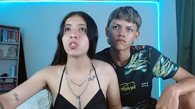 Snapshot of Lucy_y_Jacob chatting on September 10, 2025, 4:23 am Lucy y Jacob online show from September 10, 2025, 4:23 am