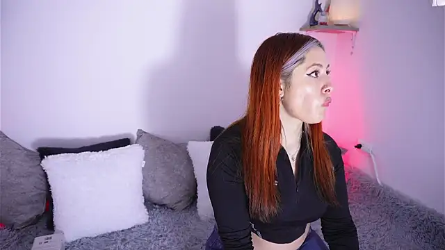 SophiieCumsx online show from October 8, 2025, 3:42 pm