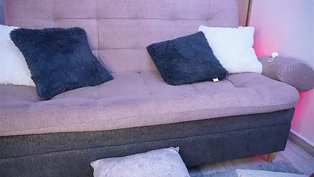 SophiieCumsx online show from April 21, 2026, 3:13 am