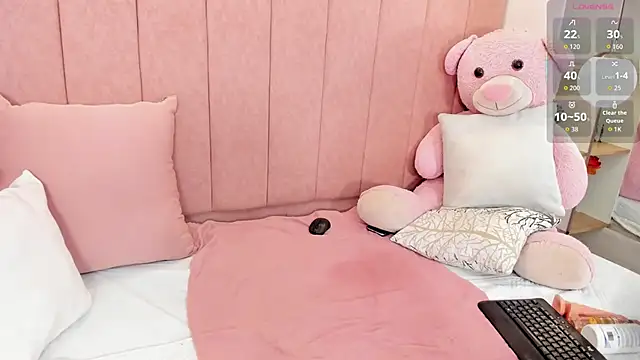 ayelen spacee online show from November 28, 2025, 8:28 am