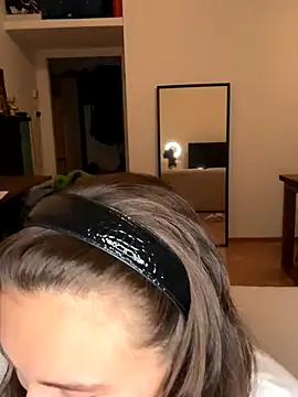 SophiiaStarr online show from September 16, 2025, 6:42 pm