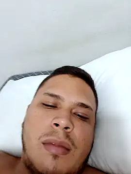 Alexboy022025 online show from September 19, 2025, 10:32 pm