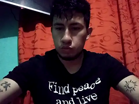 True Di online show from September 28, 2025, 1:33 am