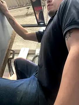 True Di online show from December 18, 2025, 4:24 pm