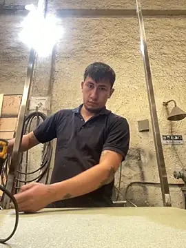 True Di online show from December 22, 2025, 3:42 pm