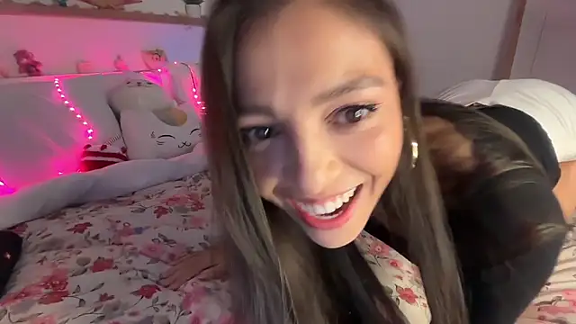 keirasworld online show from November 4, 2025, 12:21 am