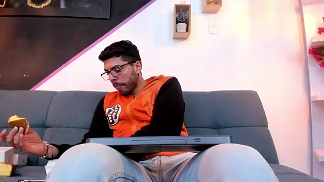 DanteWinter online show from October 3, 2025, 3:25 am