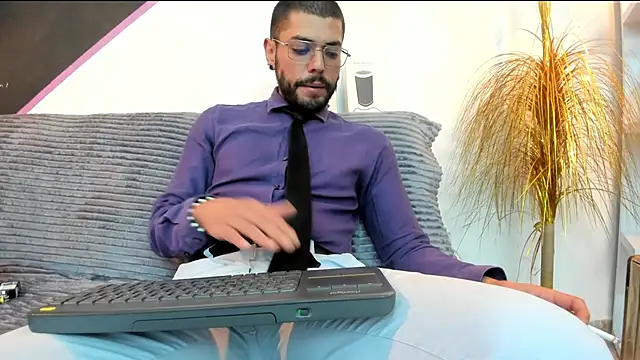 DanteWinter online show from April 18, 2026, 5:11 am