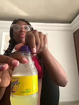 MarianRosse online show from January 18, 2026, 6:12 pm