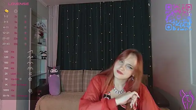 Snapshot of JulyHill chatting on September 8, 2025, 4:50 pm JulyHill online show from September 8, 2025, 4:50 pm