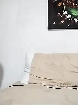 latinblack16 online show from October 24, 2025, 3:25 am