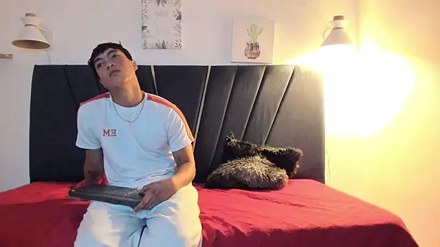 Snapshot of jhos_cum23 chatting on April 7, 2026, 3:40 am jhos cum23 online show from April 7, 2026, 3:40 am