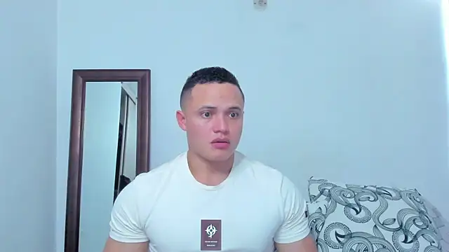 KingLevi01 online show from February 19, 2026, 10:17 pm