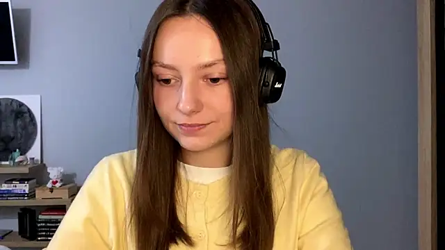 Snapshot of SoulHiperAgne_ chatting on October 25, 2025, 2:13 pm SoulHiperAgne  online show from October 25, 2025, 2:13 pm