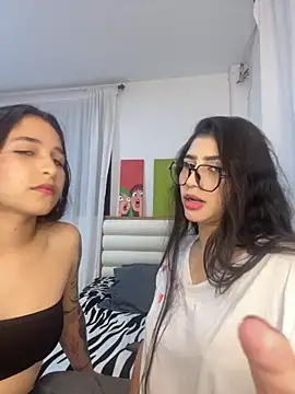 Sweet and Rous0 online show from September 14, 2025, 4:11 am