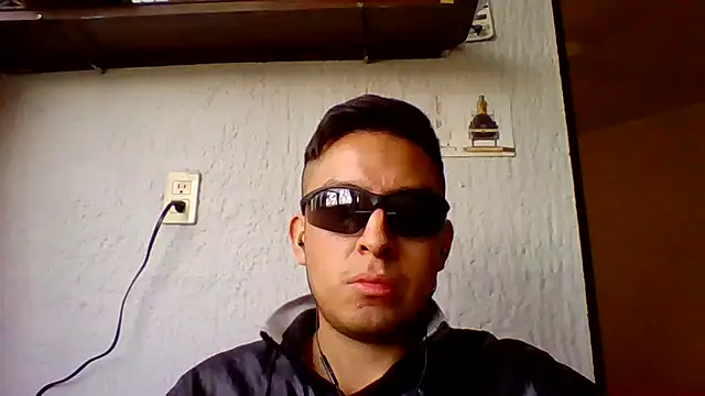 aczinovelez342 online show from January 16, 2026, 10:03 pm