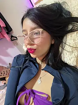 Min junn online show from October 7, 2025, 2:09 am