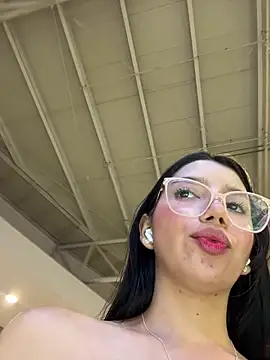 Min junn online show from October 11, 2025, 2:22 am