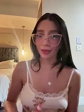 Min junn online show from November 15, 2025, 11:32 pm