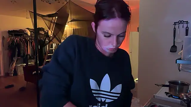 Snapshot of 7theSorceress chatting on October 12, 2025, 4:11 am 7theSorceress online show from October 12, 2025, 4:11 am