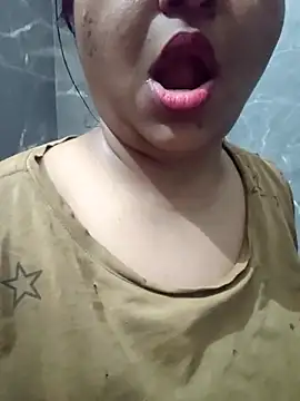 bitch-horny online show from October 26, 2025, 2:34 pm