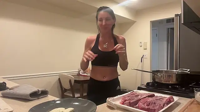 NurseStephania online show from October 3, 2025, 12:07 am