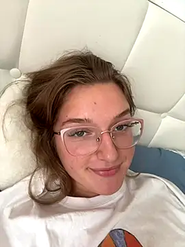 Bellatrisssaa online show from September 13, 2025, 1:22 pm