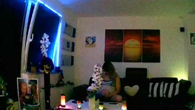 hellgirl1980 online show from November 10, 2025, 2:54 am