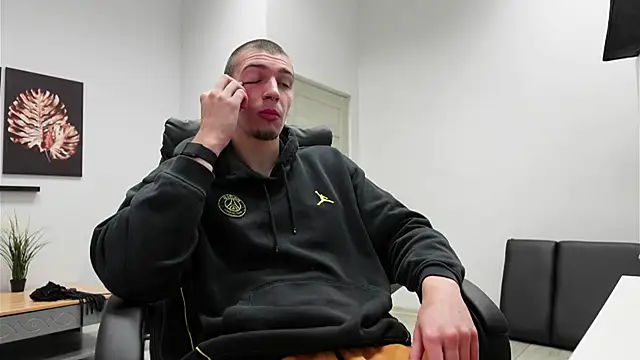 Ryan Dozer online show from October 25, 2025, 7:38 am