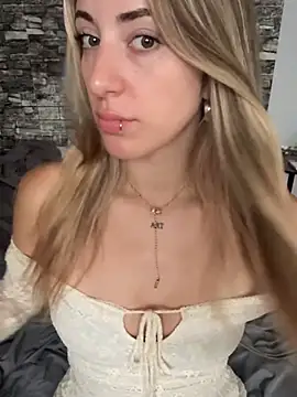 Sashailardi online show from April 1, 2026, 8:06 pm