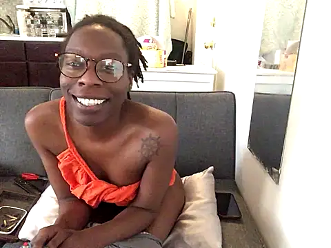 littyleesh1 online show from December 4, 2025, 6:38 pm