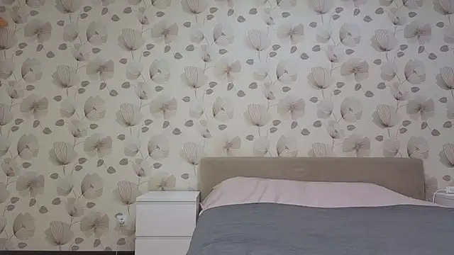 Annabel theMoon online show from December 5, 2025, 4:10 am