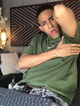 B Wild online show from October 16, 2025, 4:13 am