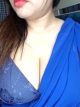 Snapshot of your---couple chatting on October 10, 2025, 4:39 pm your---couple online show from October 10, 2025, 4:39 pm