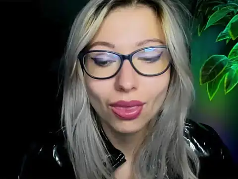 loveHeidi online show from September 23, 2025, 6:38 am