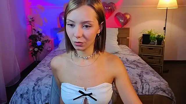 LumMina online show from February 11, 2026, 10:42 am