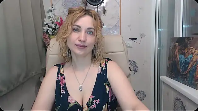 KatrinAlluring online show from December 15, 2025, 5:01 am