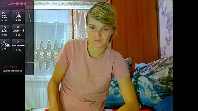 Snapshot of SaraSnow_ chatting on September 25, 2025, 6:11 pm SaraSnow online show from September 25, 2025, 6:11 pm