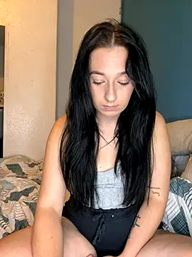 aurora28 online show from September 22, 2025, 6:21 pm