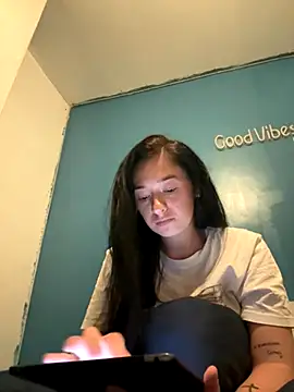 aurora28 online show from October 14, 2025, 6:58 am