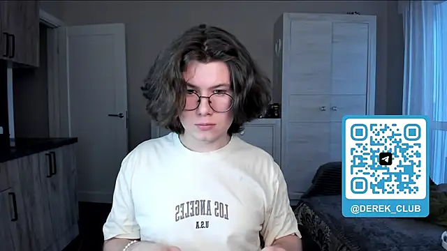 Snapshot of Derek_Shameless chatting on April 25, 2026, 4:26 pm Derek Shameless online show from April 25, 2026, 4:26 pm