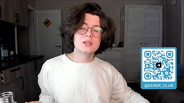 Snapshot of Derek_Shameless chatting on May 10, 2026, 6:24 pm Derek Shameless online show from May 10, 2026, 6:24 pm