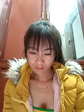 Yumyum kiw online show from December 17, 2025, 3:01 am