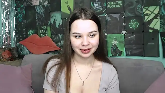 GloriyaDre online show from September 14, 2025, 5:28 am