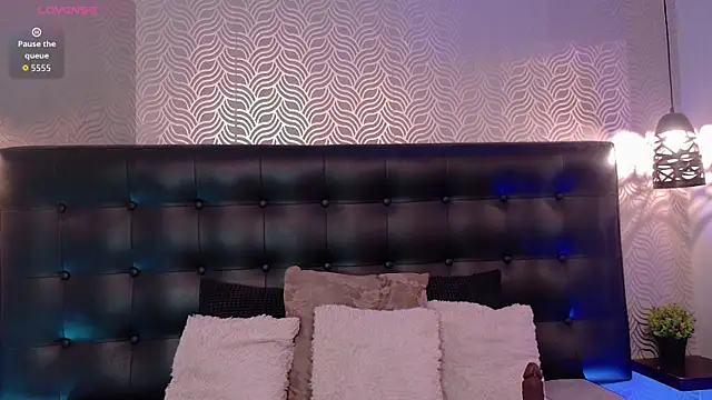 Snapshot of NaiaraMasson_ chatting on April 24, 2026, 12:18 pm NaiaraMasson online show from April 24, 2026, 12:18 pm