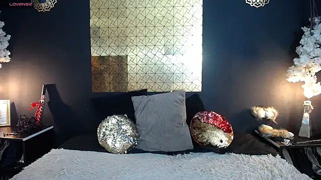 kinky momm online show from October 13, 2025, 3:56 pm