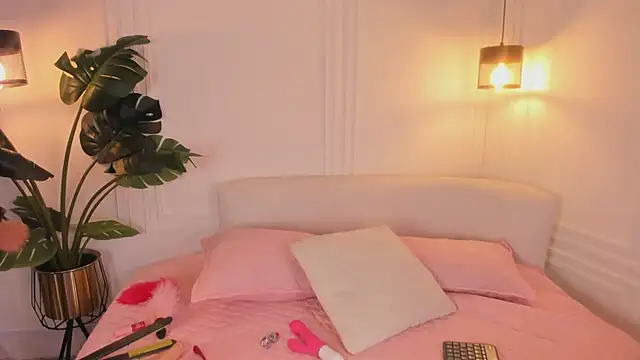 Dafne Hillss online show from February 12, 2026, 11:38 am