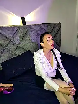 Shantey Laurent online show from October 24, 2025, 2:02 pm