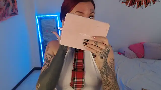 Maddy Vicius19 online show from October 20, 2025, 8:20 pm